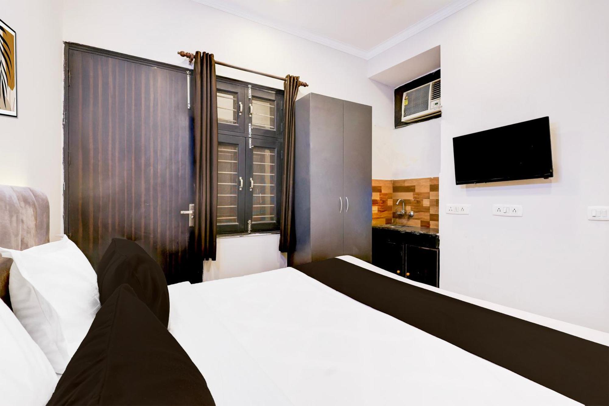 Super O Rangpuri Mahipalpur Hotel 2*