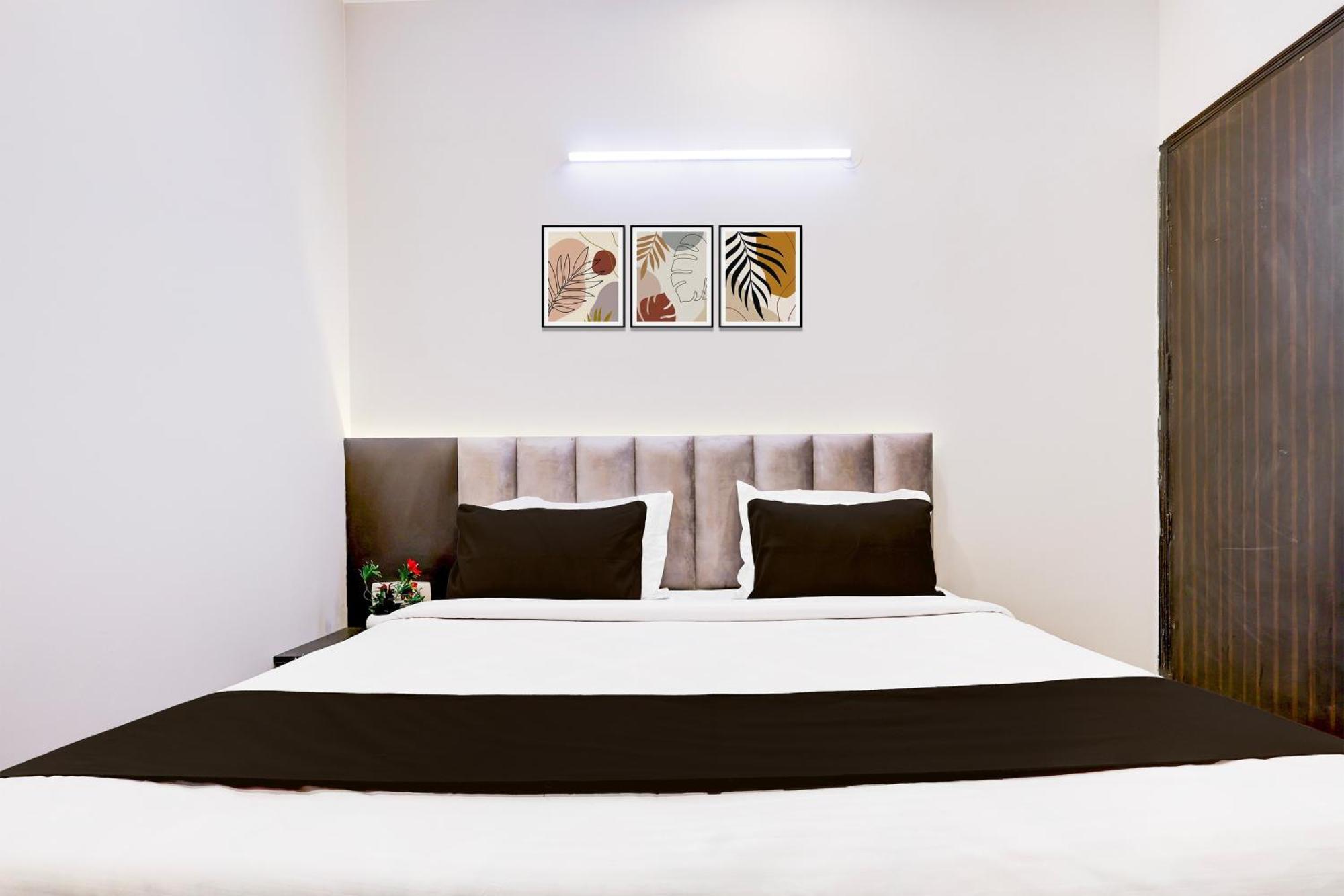 Super O Rangpuri Mahipalpur Hotel