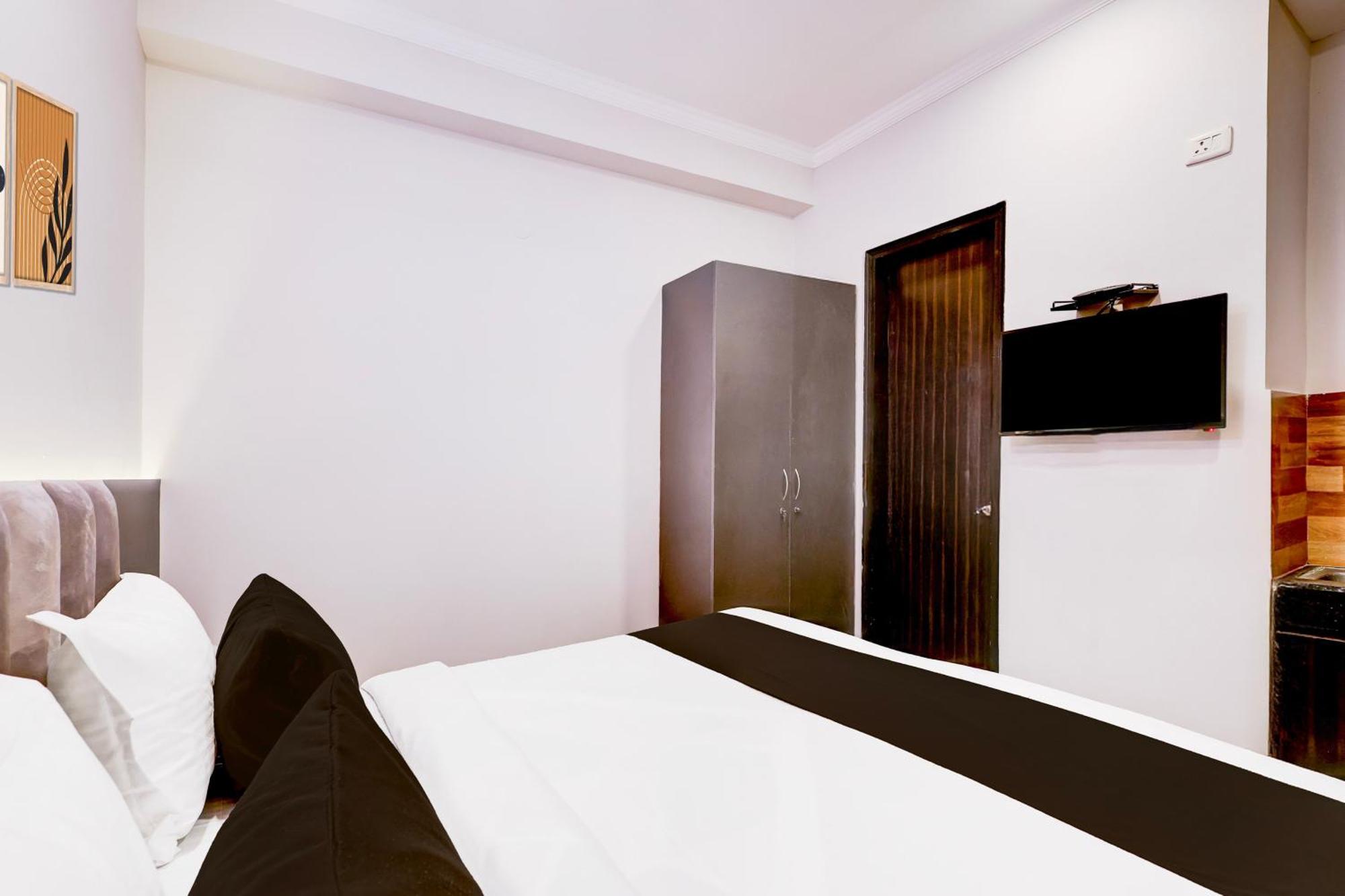 Hotel Super O Rangpuri Mahipalpur New Delhi